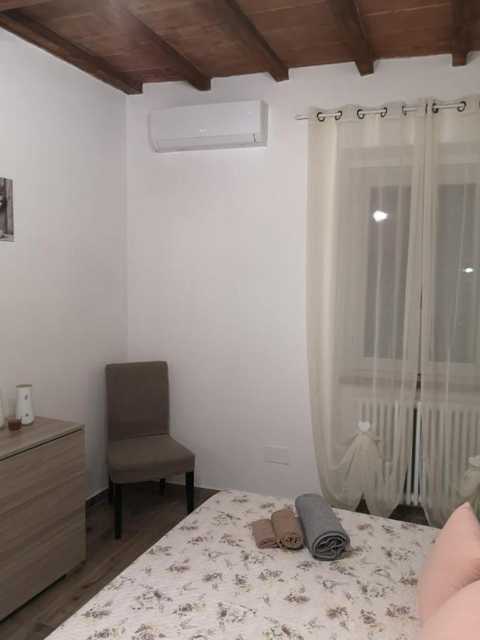 Chicca Sotto La Torre Apartment